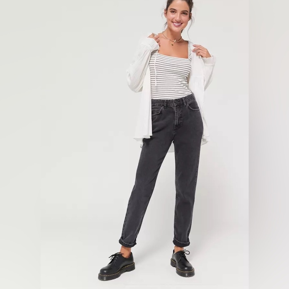 Black mom jeans